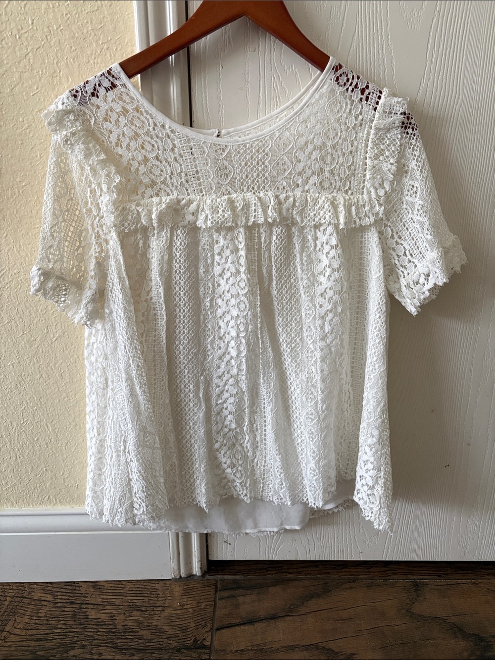 Entry white lace blouse sz Small